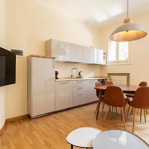Residenza Cornaggia ميلان